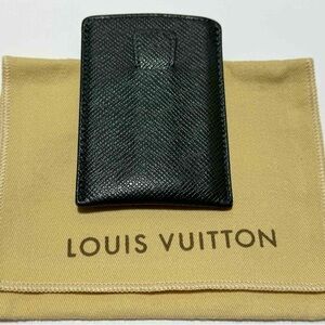 Louis Vuitton Taiga Card Holder